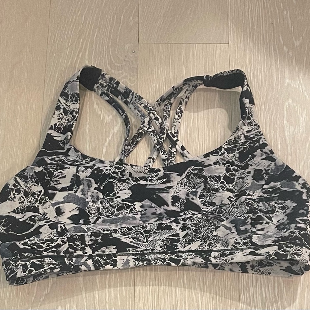 Black and white Lululemon Sports bra